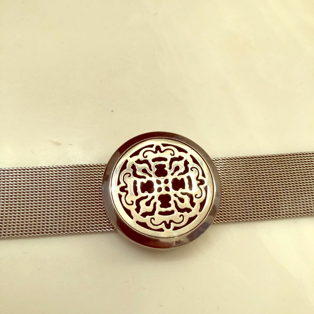 Aromatherapy bracelet